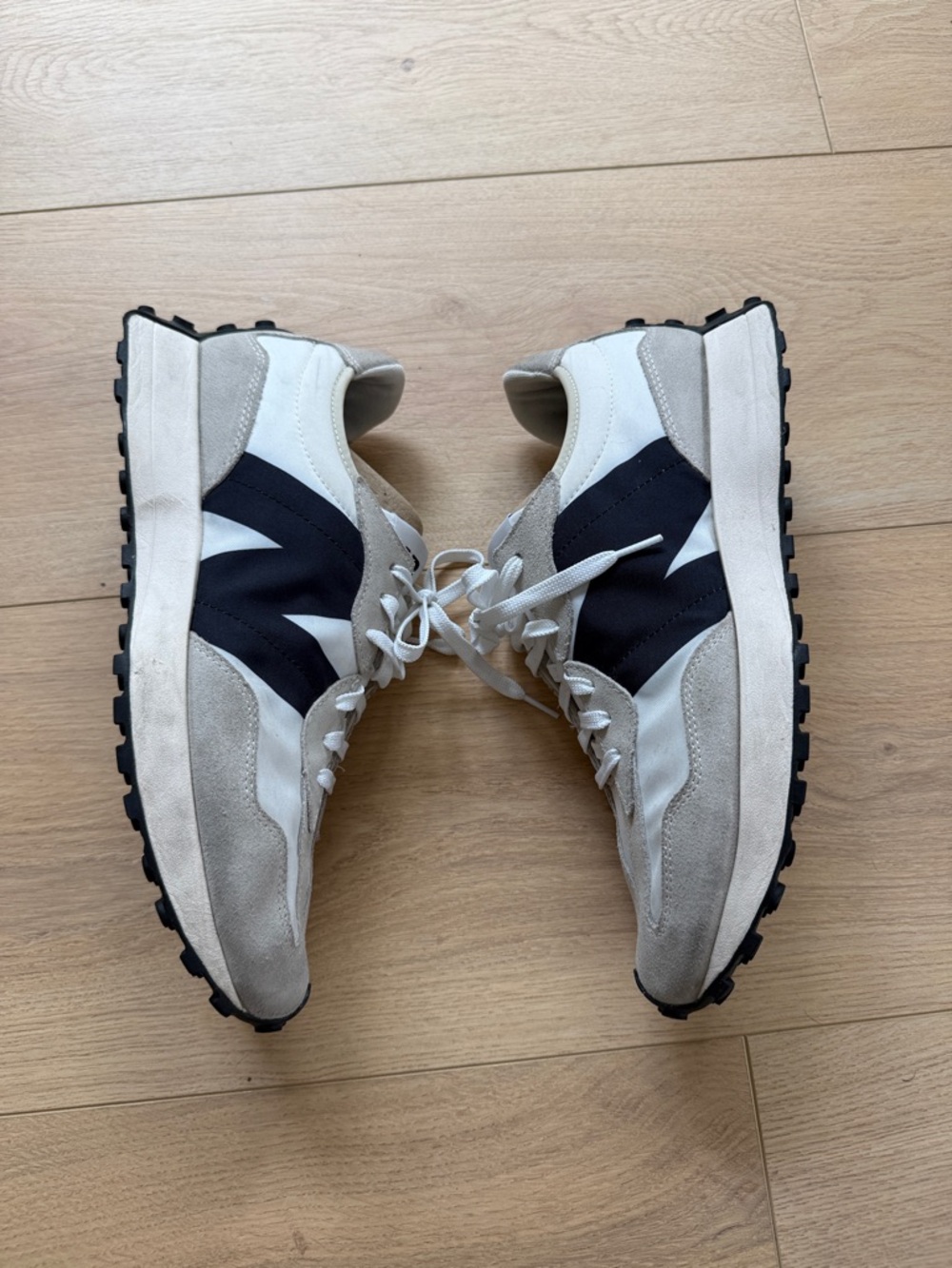 New Balance 327 white